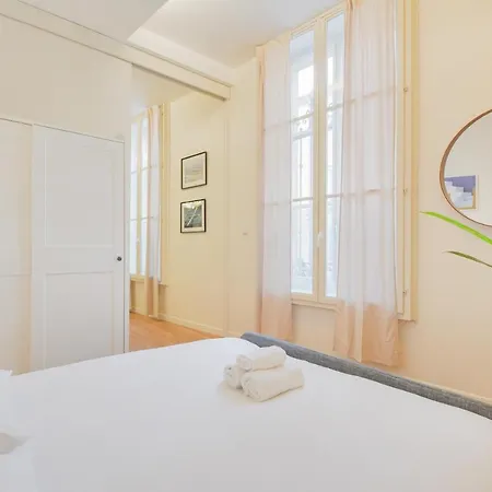 Le Magnifique De Barres Nancy