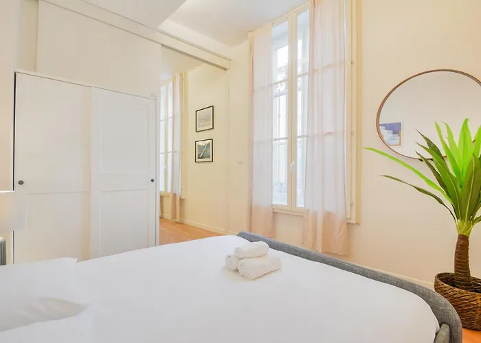 Le Magnifique De Barres Нанси